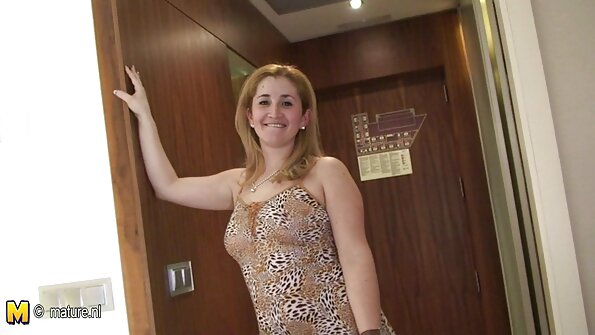 Obtinerea unui orgasm porno cu floci lovit